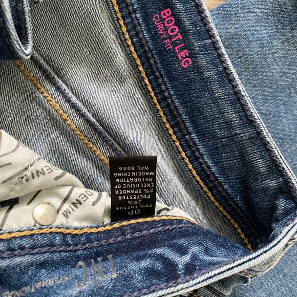 Jeans - Picture 2 of 6